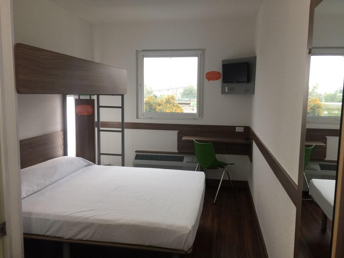 Hotel Hi! Керетаро Екстер'єр фото
