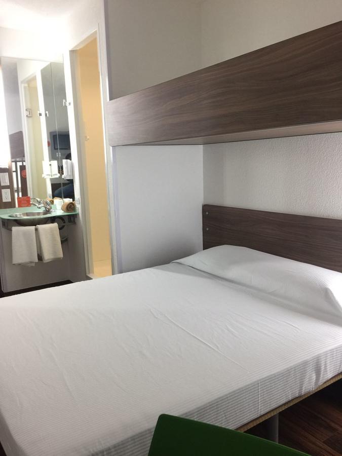 Hotel Hi! Керетаро Екстер'єр фото
