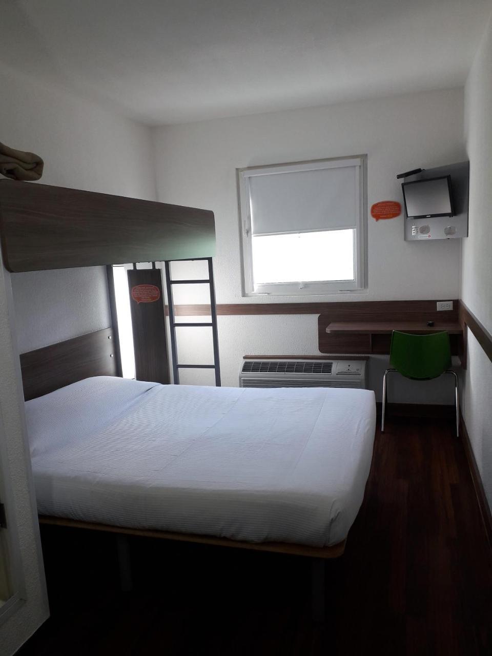 Hotel Hi! Керетаро Екстер'єр фото